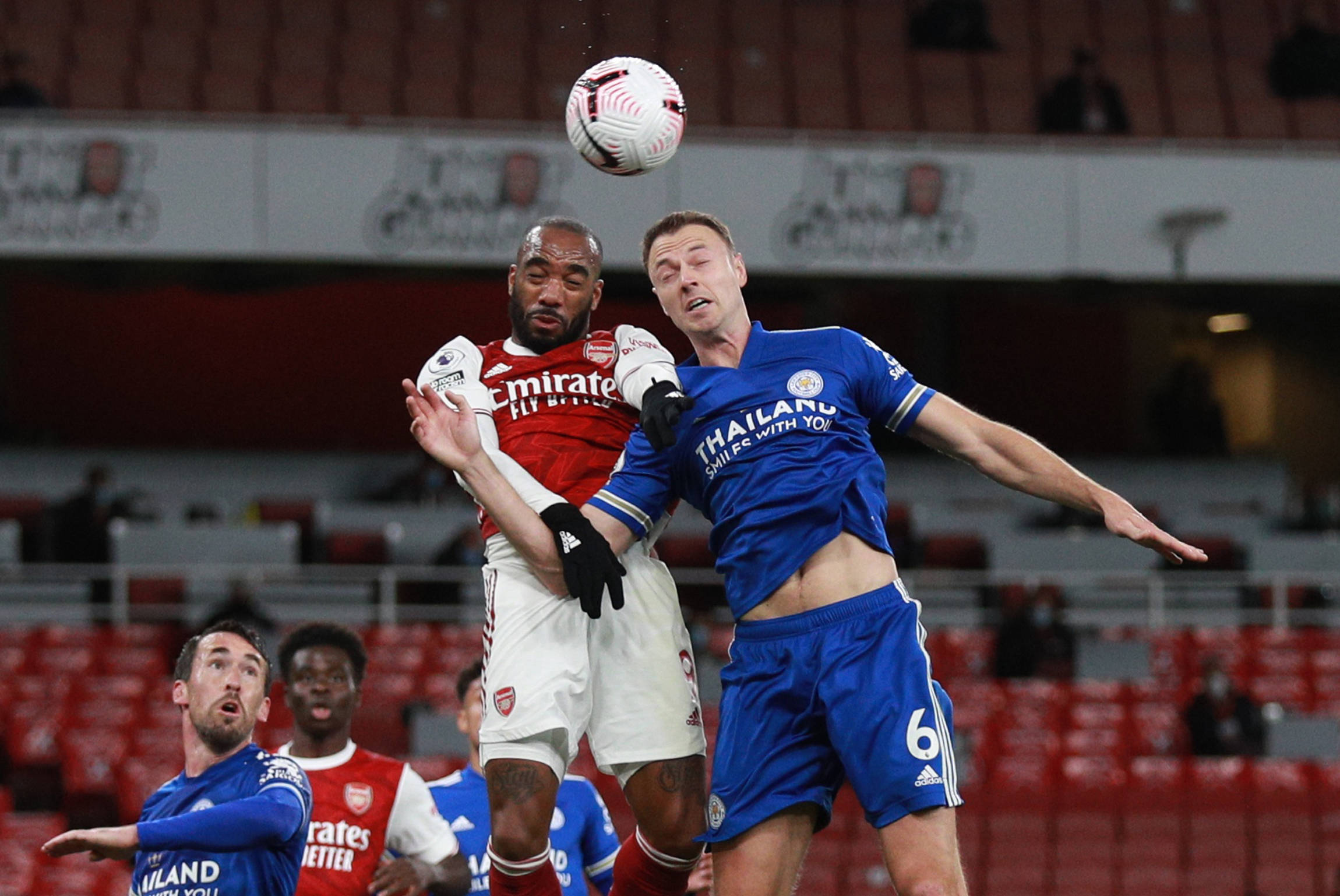 [亚冬会]中国男子冰球队大胜泰国队.